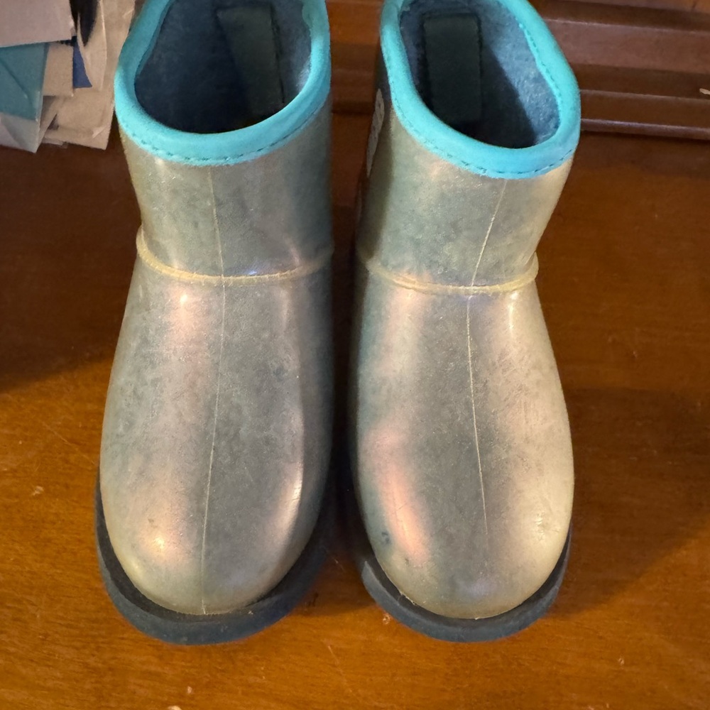 UGG Kids Rain & Snow Boots - Metallic with Blue Trim